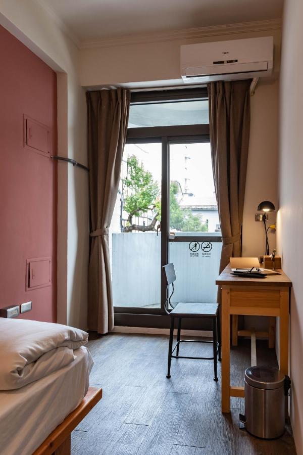 Single Room with Shared Shower and Toilet